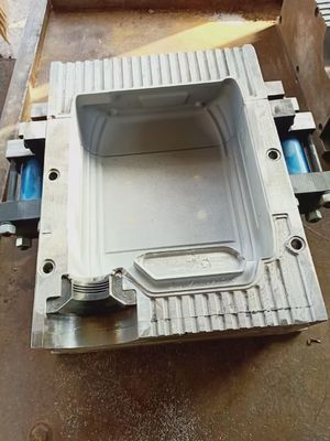 Mineral Su İçeceği ve Şarap Şişesi için Plastik Yükleme Kovası Üfleme Kalıpları