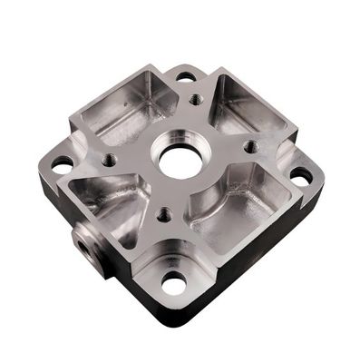P20/718/738/NAK80/S136 Çelik ve cilalanmış alüminyum yüzeyli otomotiv parçaları için yüksek dayanıklılıklı plastik enjeksiyon kalıbı