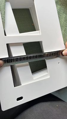 Müşteri gereksinimlerini karşılamak için ABS/akrilik/PP/PET/HDPE plastik plaka/plaka işleme için kesme hizmeti